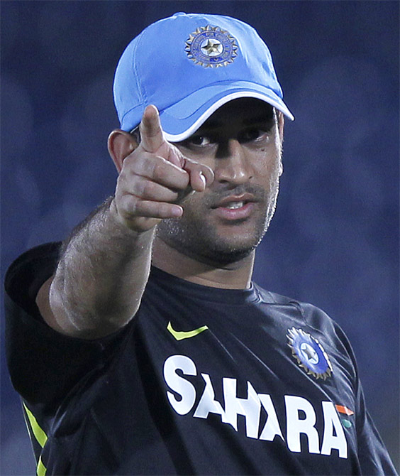 MS Dhoni -- top 10 richest indian in 2014