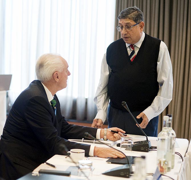 BCCI President N Srinivasan, right, with Cricket Australia Chairman Wally Edwards.