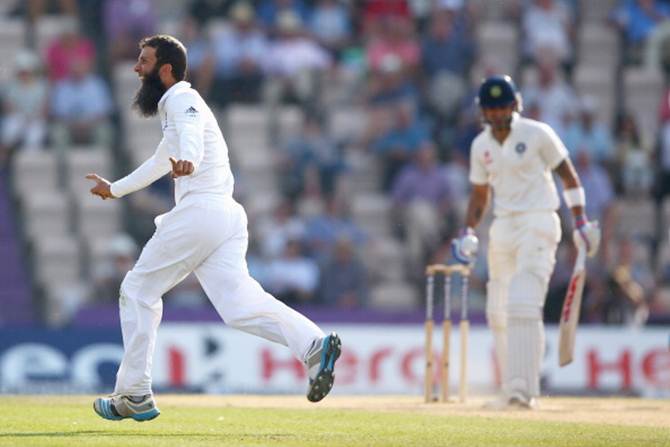 Moeen Ali celebrates after capturing the wicket of Virat Kohli during Day 4 of the third Test