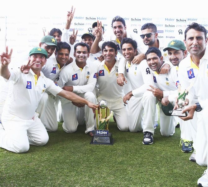 Pakistan team celebrate with the trophy