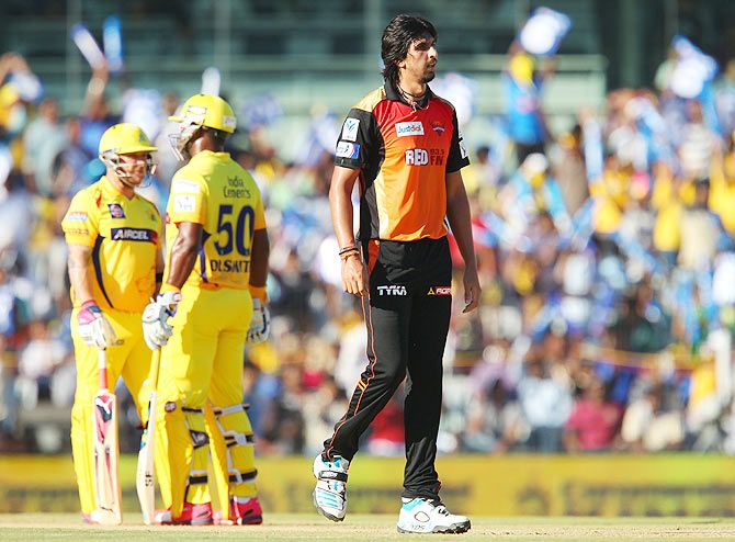 Ishant Sharma of the Sunrisers Hyderabad walks back to his bowling 