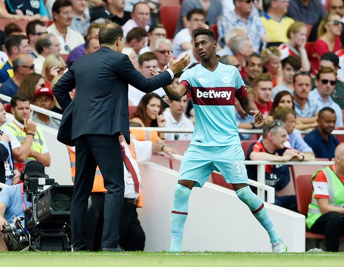 West Ham manager Slaven Bilic greets Reece Oxford as he is substituted during the English Premier League match against Arsenal on Saturday