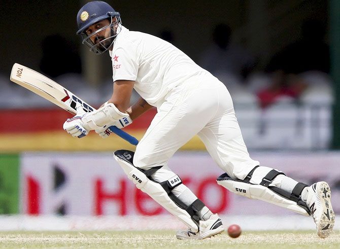Murali Vijay has accused the selection committee of non-communication