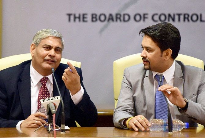 BCCI president Shashank Manohar, left, with secretary Anurag Thakur