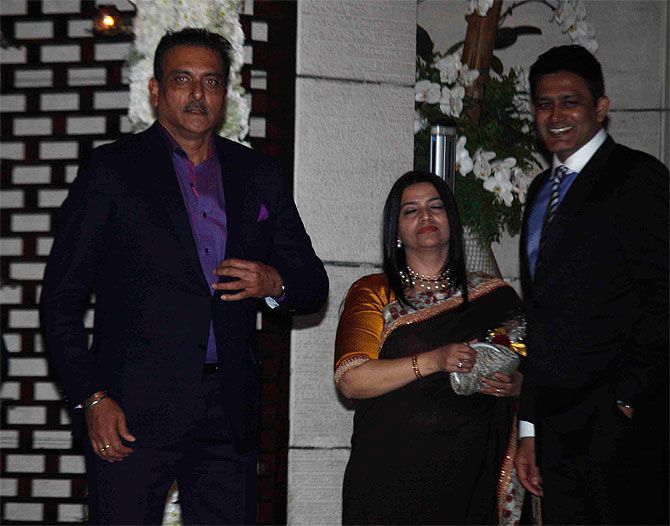 Anil Kumble and wife with Ravi Shastri 