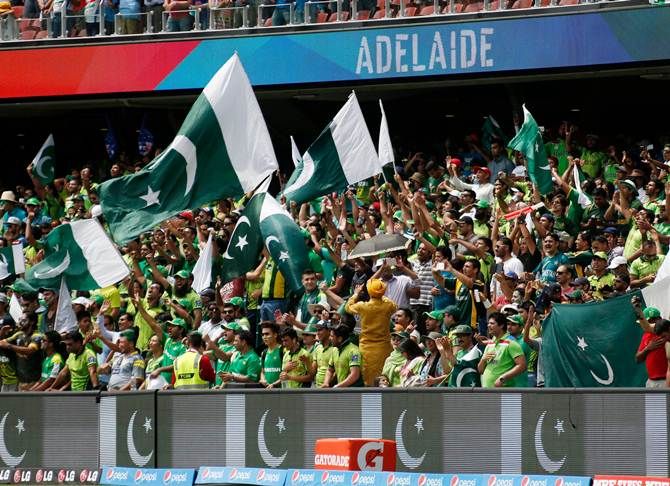 Pakistan fans at the Adelaide Oval