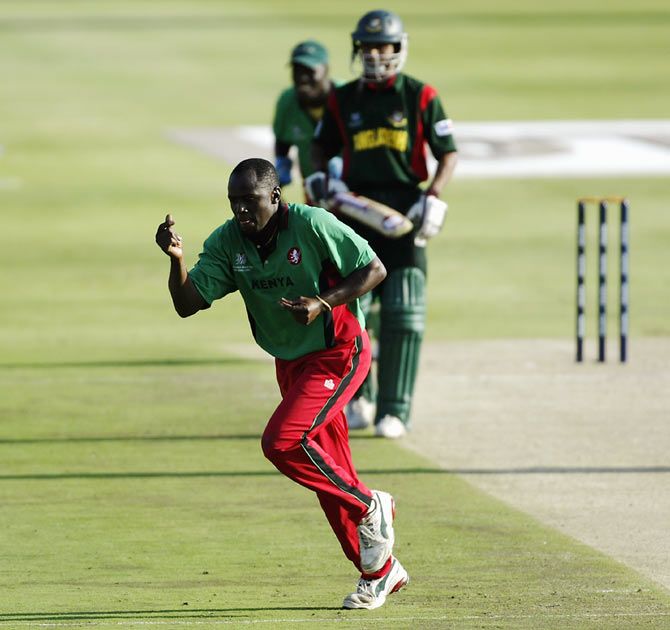 Maurice Odumbe of Kenya claims a wicket during the ICC Cricket World Cup Pool B match against Bangladesh on March 1, 2003 at The Wanderers in Johannesburg, South Africa