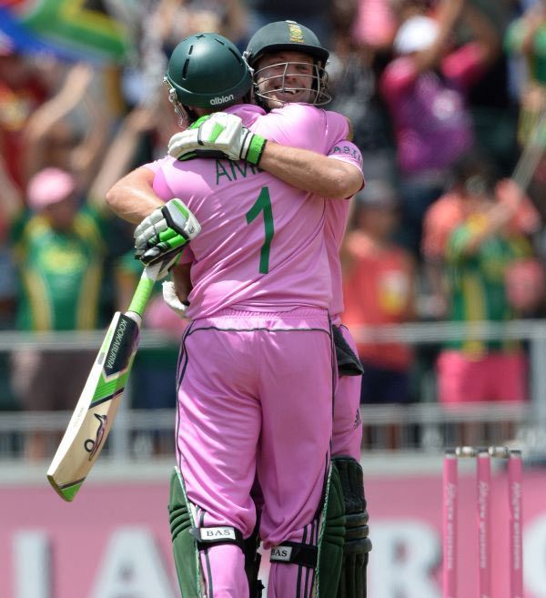 AB de Villiers and Hashim Amla celebrate