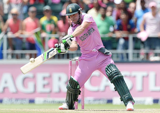 AB de Villiers bludgeons the ball for another six 
