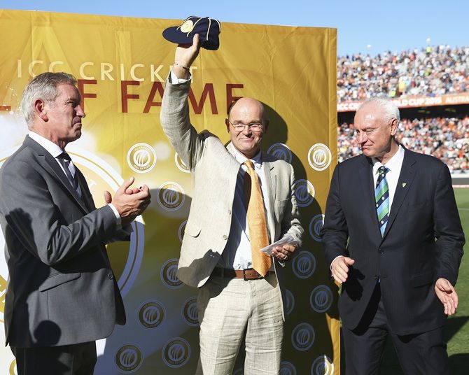  Martin Crowe, former New Zealand captain and player of the ICC Cricket World Cup 1992, is inducted into the ICC Cricket Hall of Fame