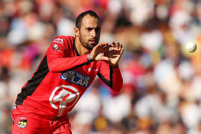 Fawad Ahmed of the Melbourne Renegades fields 