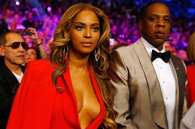 Singers Beyonce Knowles and Jay-Z attend the welterweight unification championship bout at MGM Grand Garden Arena in Las Vegas, Nevada, on Saturday