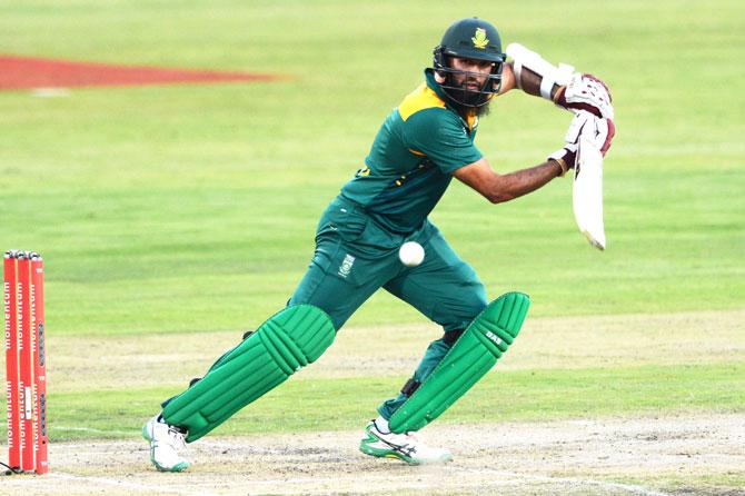 Hashim Amla bats en route his match-winning century