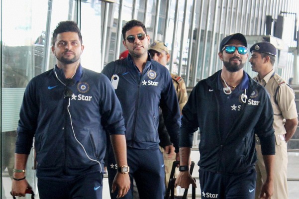Indian cricketers Suresh Raina, Yuvraj Singh and Ravindra Jadeja at Nagpur airport 