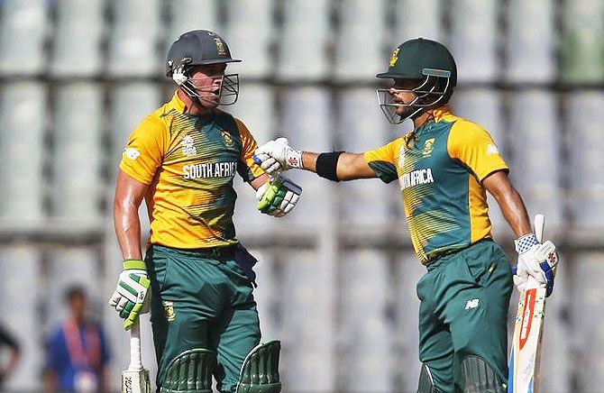 South Africa's AB de Villiers (left) with teammate Jean-Paul Duminy
