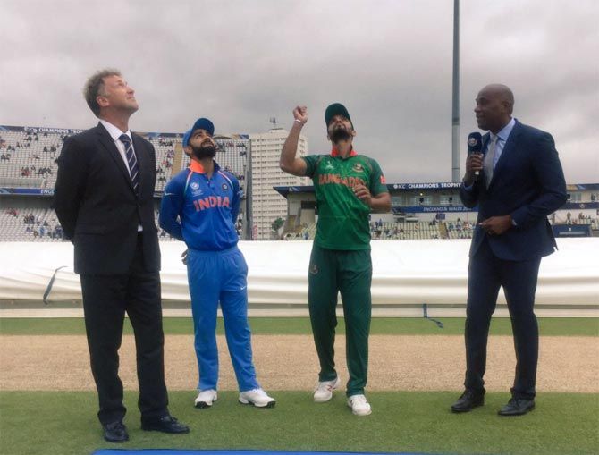 India captain Virat Kohli and Bangladesh captain Mushrafe Mortaza at the toss