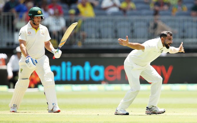Mohammed Shami unsuccessfully appeals for the wicket of Aaron Finch