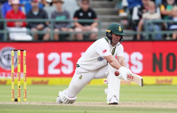 South Africa's AB de Villiers bats on Day 3