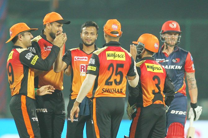 Sunrisers Hyderabad players celebrate after the fall of Prithvi Shaw