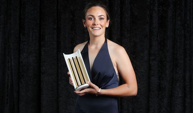 Heather Graham poses with the Women's Domestic Player of the Year Award 