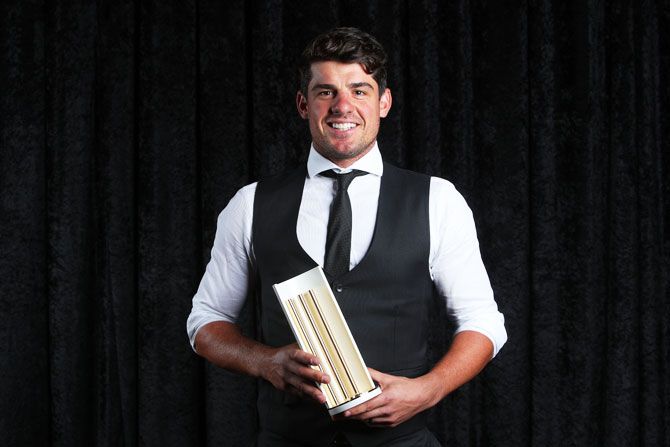 Moises Henriques poses with the Community Champion Award