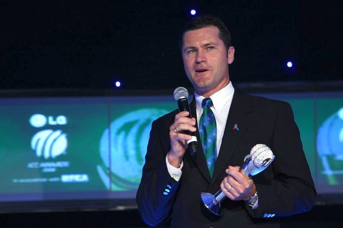Simon Taufel's consistency saw him bag the ICC Umpire of the Year Award five times