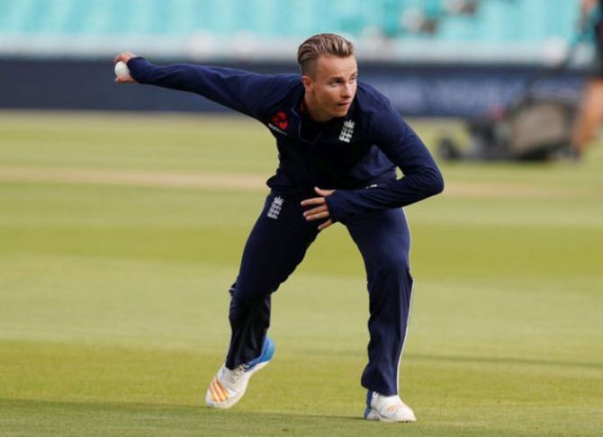 Tom Curran, the Sixers' top wicket-taker last season, was scheduled to join the team after Christmas after spending two weeks in quarantine upon arrival in Australia.