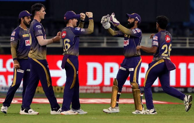 KKR players celebrate the wicket of Rajasthan Royals captain Steve Smith