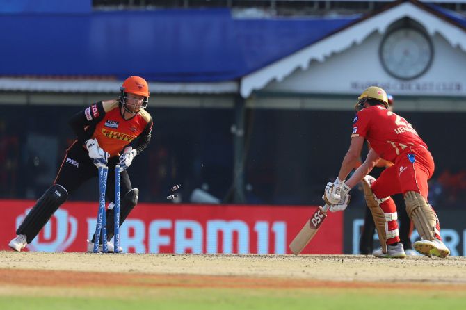 Jonny Bairstow stumps Moises Henriques