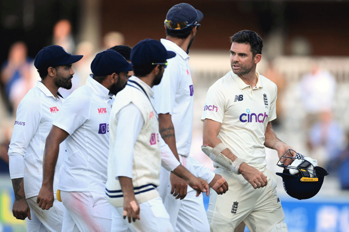 James Anderson and India players have a verbal exchange at stumps on Day 3