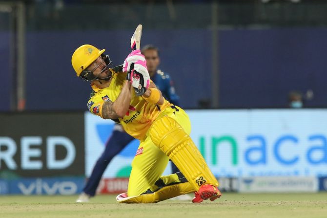 Faf du Plessis hit 4 sixes and 2 fours in his 50 off 28 balls