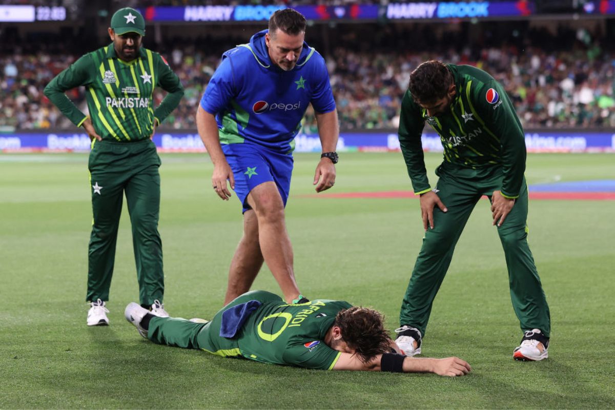 Shaheen Shah Afridi on the ground in pain