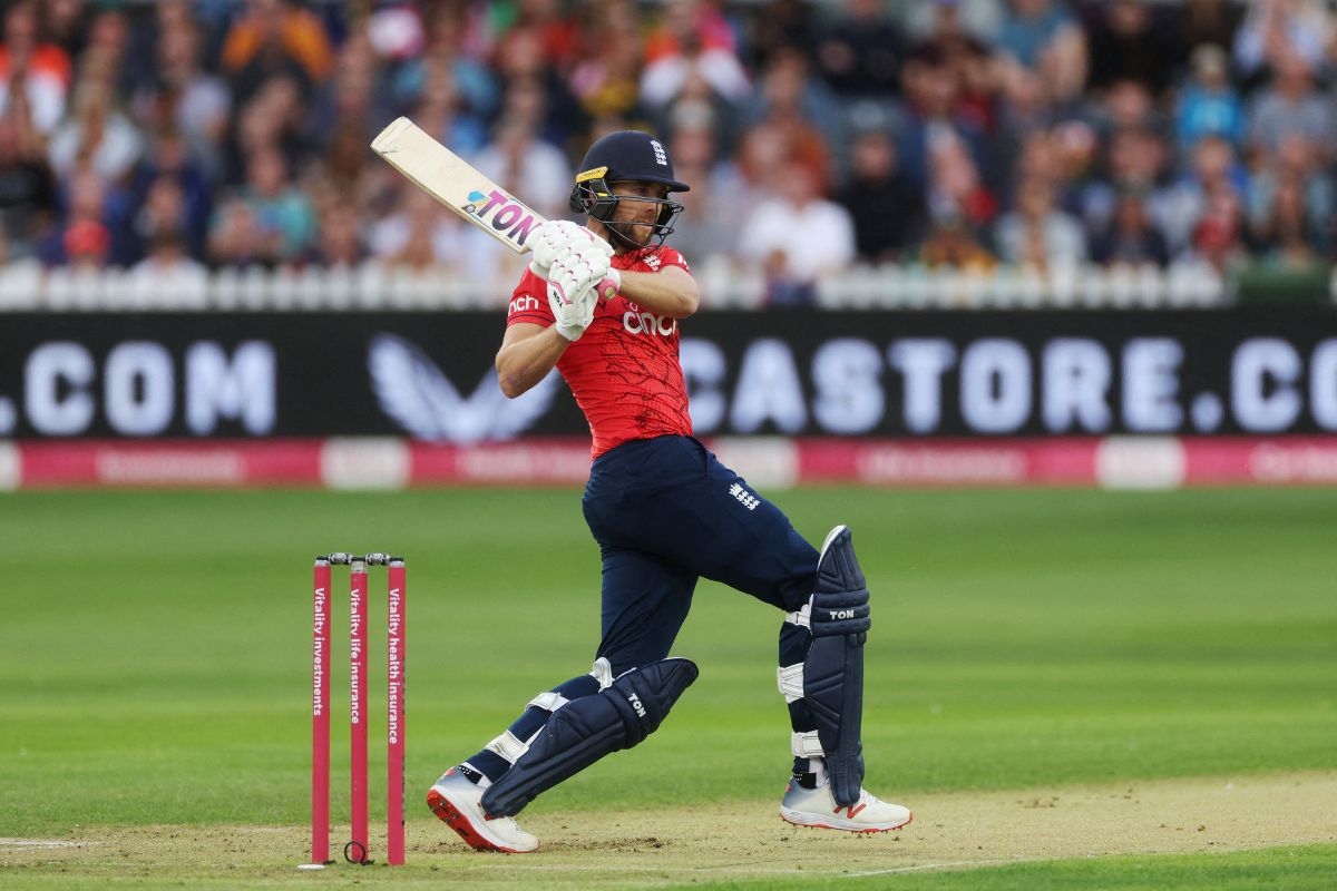 England's Dawid Malan in action
