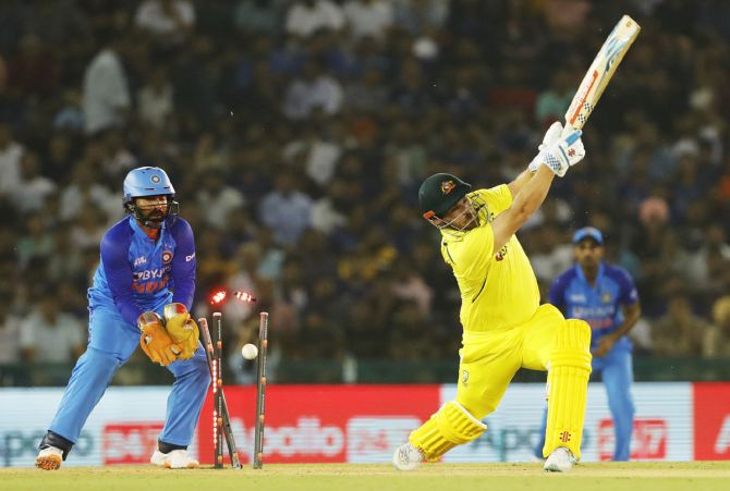 Aaron Finch is bowled by Axar Patel