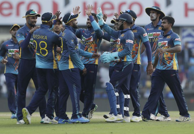 Sri Lanka's players celebrate after Dhananjaya de Silva claimed the wicket of Shreyas Iyer.