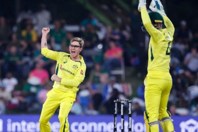 Adam Zampa spun a web around the Pakistani batters to finish with figures of 4 for 53