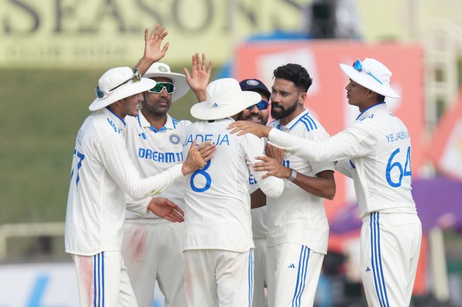 Mohammed Siraj celebrates the wicket of Ben Foakes 