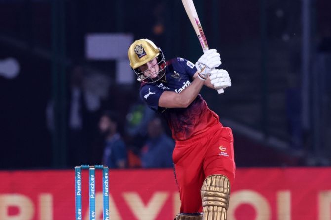 Ellyse Perry top-scored for RCB with a 50-ball 66 to help propel the team's score