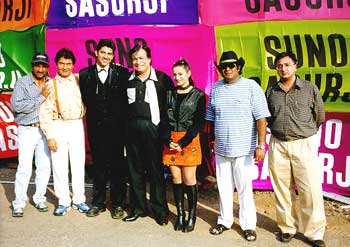 The cast and crew of Suno Sasurji