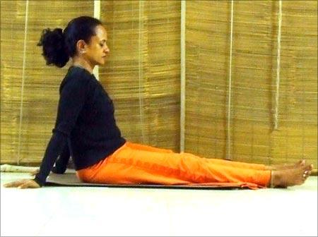 Yoga for ankle: Goolf Chakra