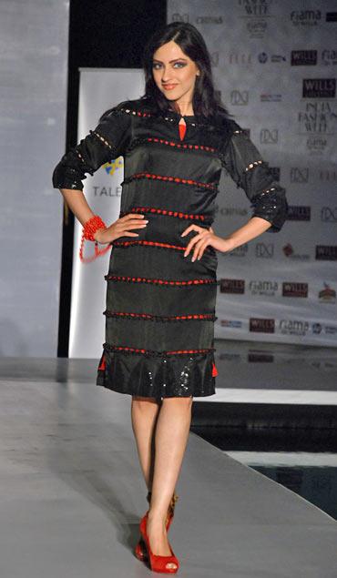 Ashima Singh label Ashii Fashion Show at LIFW 2009