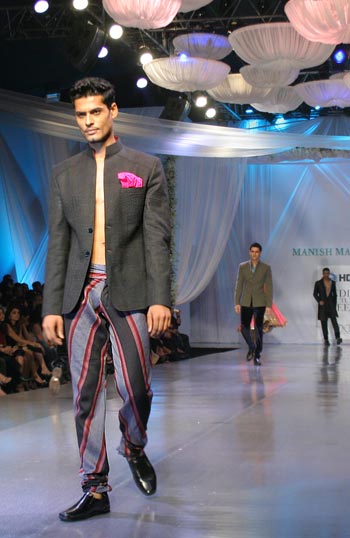  If the designer suits,posted by the styles of fashion Jodhpuri+pants