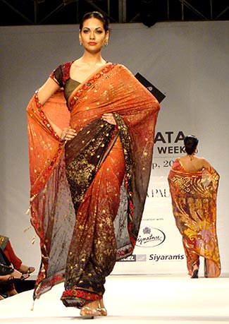 Kolkata FW: Scintillating saris from Satya Paul