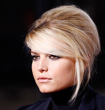 jessica simpson wedding cake. jessica simpson wedding hair.