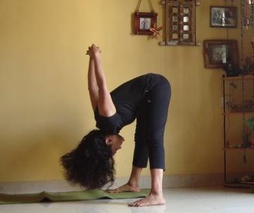 Dwikonasana (Double angle pose)