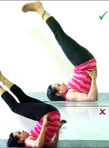 The pose must be reached elegantly. Using the abdominal muscles will make this pose elegant..