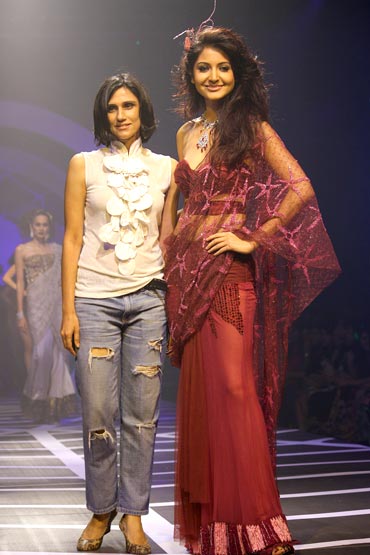 Rina Dhaka and Anushka Sharma at HDIL India Couture Week