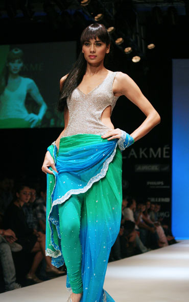 A model in an Arpan Vohra collection