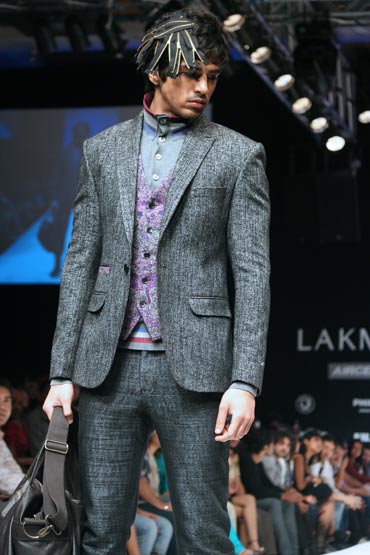 A model showcases Sanjay Hingu's creation