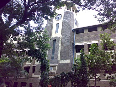 Podar College of Commerce and Economics, Mumbai